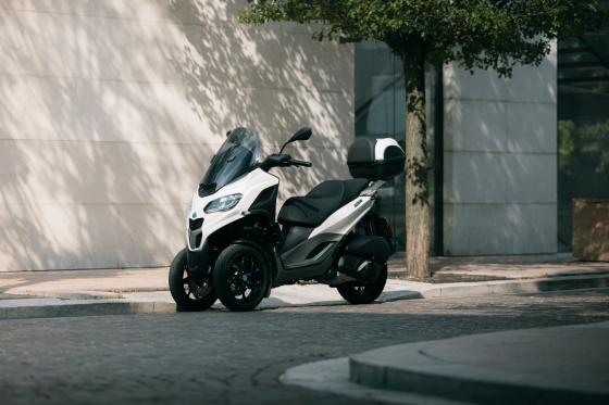 Piaggio unveils 3rd-gen MP3 scooter Piaggio unveils 3rd-gen MP3 scooter image