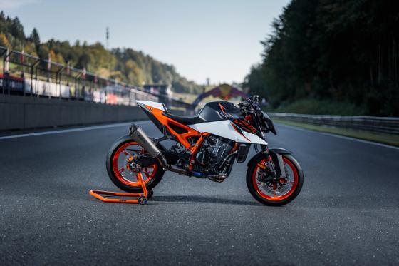 KTM announces 2025 990 Duke R KTM announces 2025 990 Duke R image