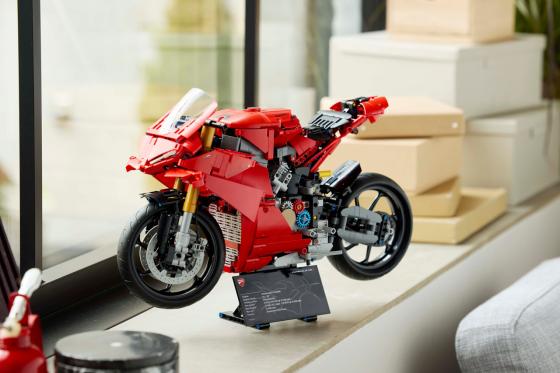 This is a 1,603-piece LEGO Ducati Panigale V4 S This is a 1,603-piece LEGO Ducati Panigale V4 S image