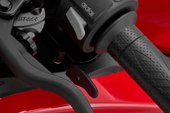 QJ has a fully-automatic clutchless sportbike, will it land in the PH? QJ has a fully-automatic clutchless sportbike, will it land in the PH? image