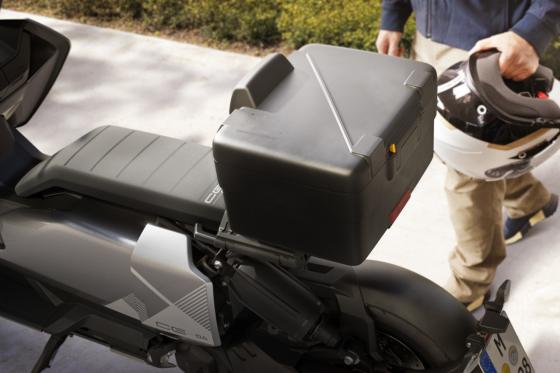 BMW updates the CE 04 electric scooter for 2026 BMW updates the CE 04 electric scooter for 2026 image