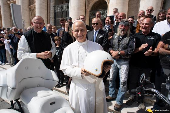 Leo XIV blesses the BMW R 18 ‘Pope Bagger’, to be auctioned for charity Leo XIV blesses the BMW R 18 ‘Pope Bagger’, to be auctioned for charity image