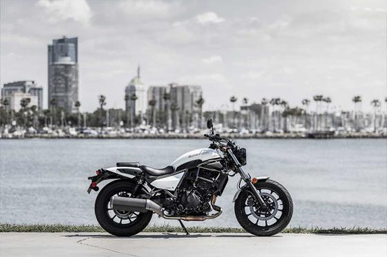 Kawasaki Eliminator 400 brings Ninja 400 power to the cruiser segment Kawasaki Eliminator 400 brings Ninja 400 power to the cruiser segment image