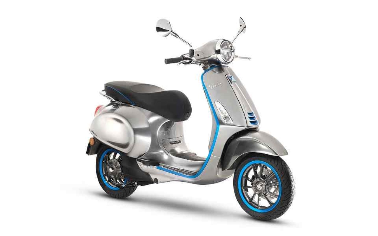 EICMA 2017: Vespa electrifies Milan with Elettrica electric scooter