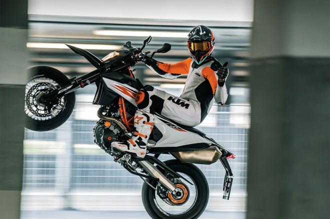 2019 KTM 690 SMC R and Enduro R released image
