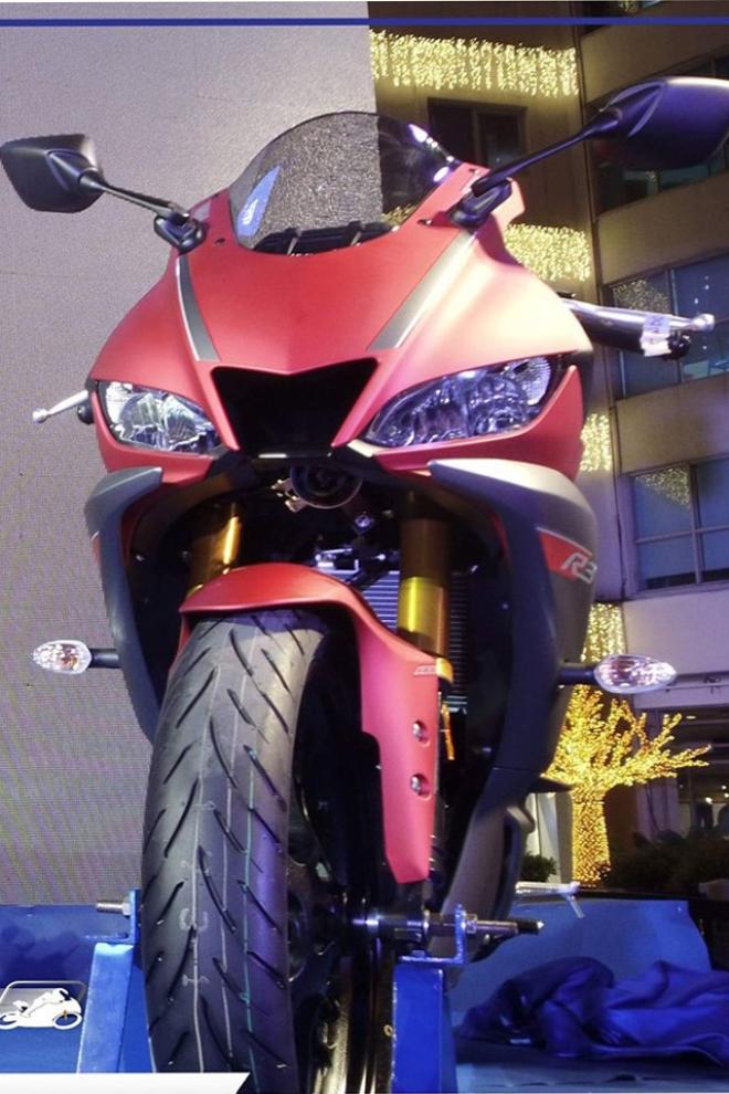 Maverick Viñales launches Yamaha YZF R3 in PH image