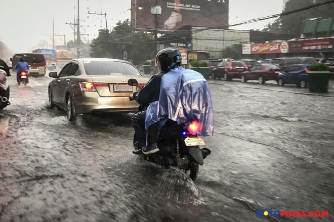 How to ride safely in the rain image