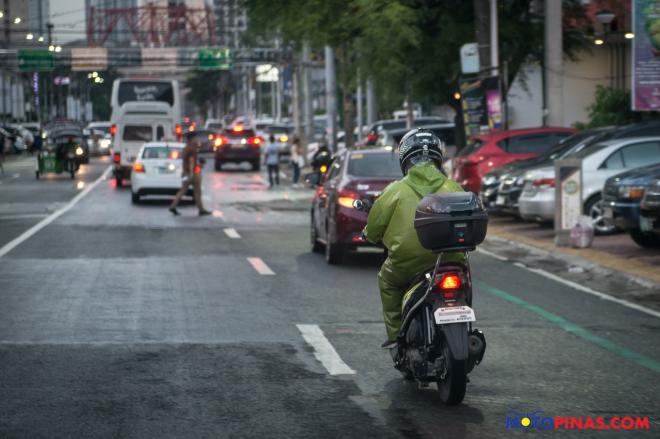 How to ride safely in the rain image
