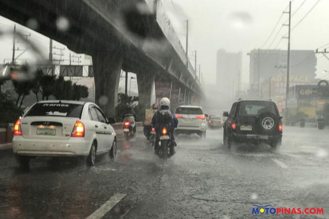 How to ride safely in the rain image