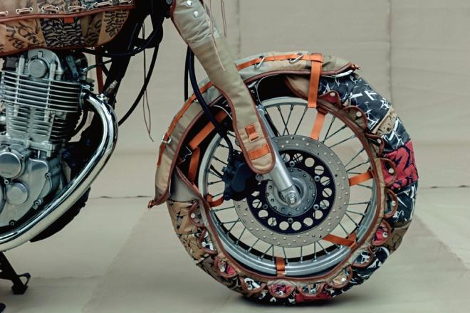 Japanese designer creates clothes for motorcycles image