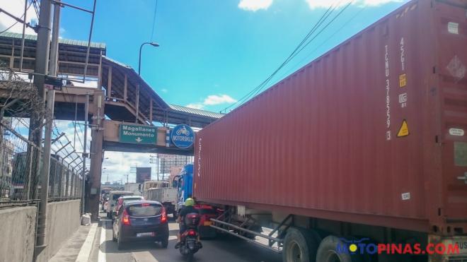 Is it high time for the Philippines to legalize lane-splitting/ filtering? image