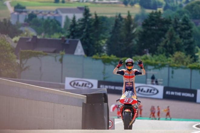 Marc Marquez makes it a perfect ten in Germany image