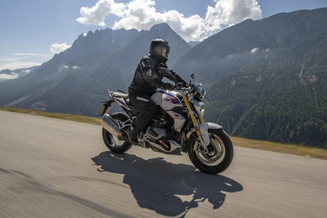 BMW adds ShiftCam tech to 2019 R1250 R and RS image