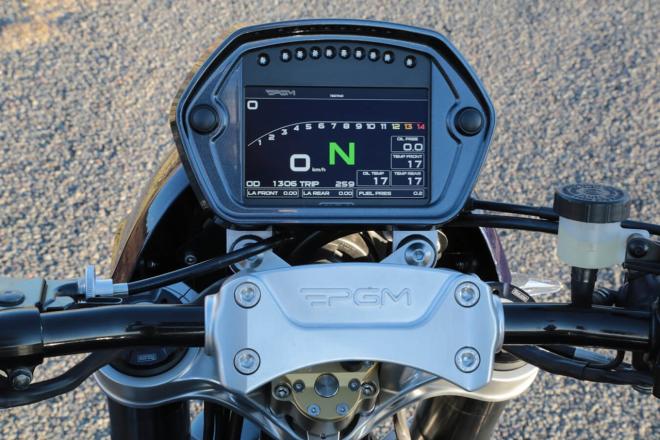 Australia has a 334 hp 2.0-liter V8 motorcycle image