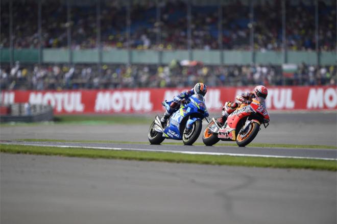 Alex Rins wins the British GP by 0.013 of a second! image