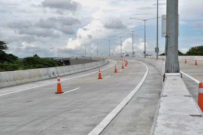 Cavite-Laguna Expressway opens first 10km stretch image