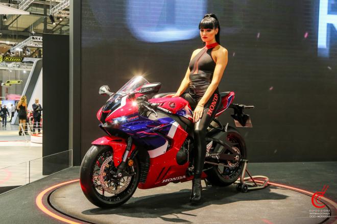 2020 Honda Fireblade gets updated and...gets three Rs image