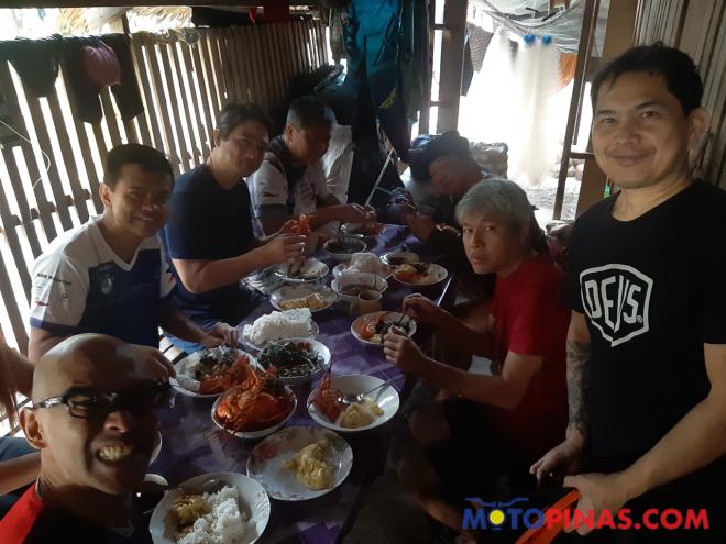 Lobster dinner and breakfast, all for only 600 pesos! image