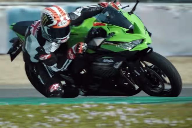 LISTEN: 2020 Kawasaki ZX-25R screaming on track image