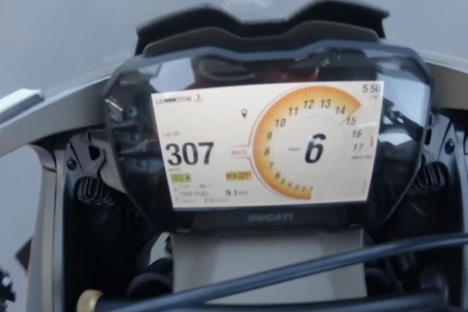 Watch: Ducati Superleggera V4 hitting 307 km/h on track image