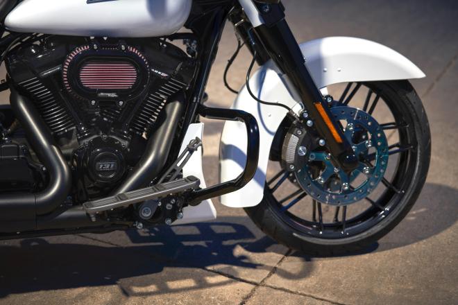 Upgrade your Harley to 2.2-liters with Screaming Eagle Stage IV kits image