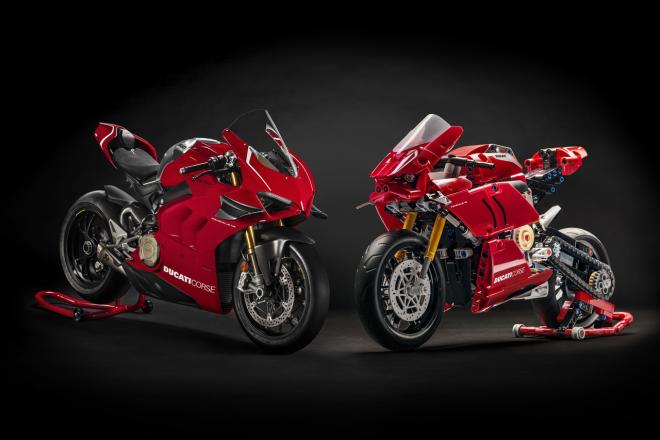 Build your own Lego Ducati Panigale V4 R image