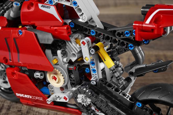 Build your own Lego Ducati Panigale V4 R image