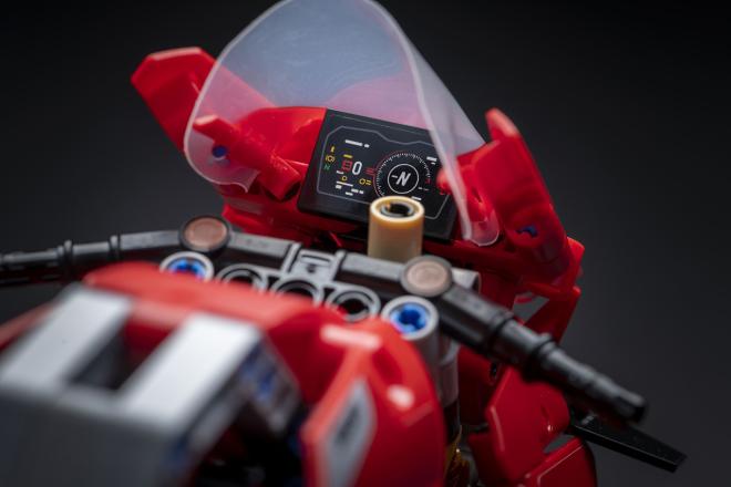 Build your own Lego Ducati Panigale V4 R image