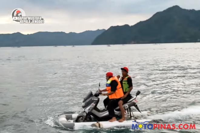 Watch: Idonesian guy turned his NMax into a jetski image