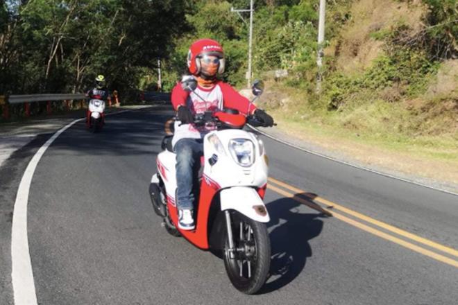 Honda promotes AT scooters as transport solution image