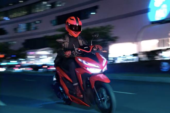 Honda promotes AT scooters as transport solution image