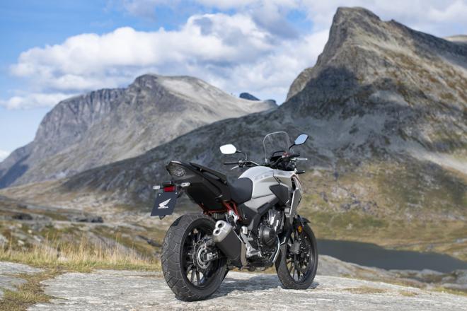 Honda updates CB400X for 2020 image