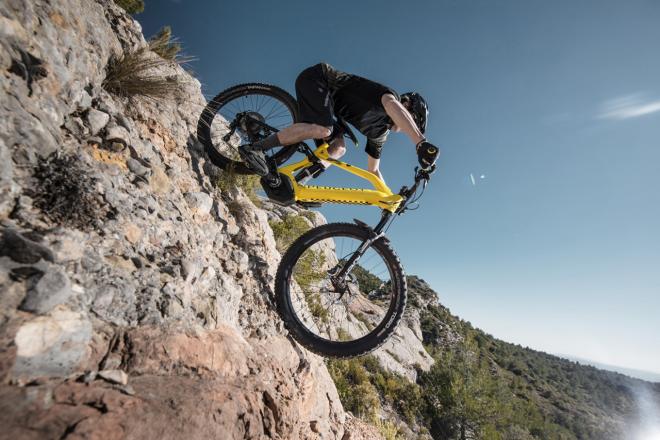 Peugeot shows off lineup of electric assist bicycles image
