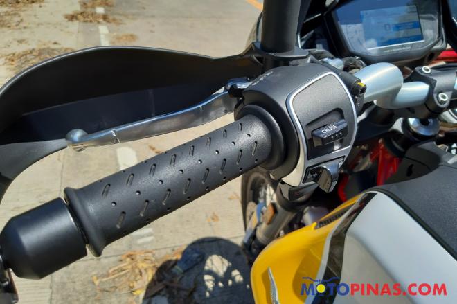 2020 Moto Guzzi V85 TT image