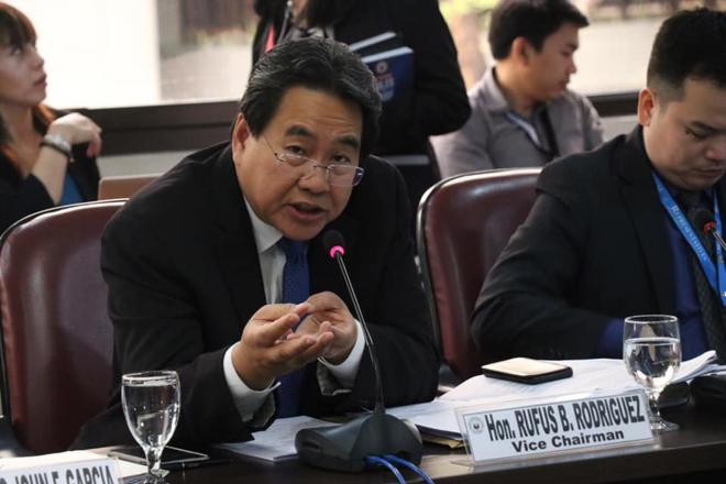 Congressman asks DOTr to suspend emission testing image