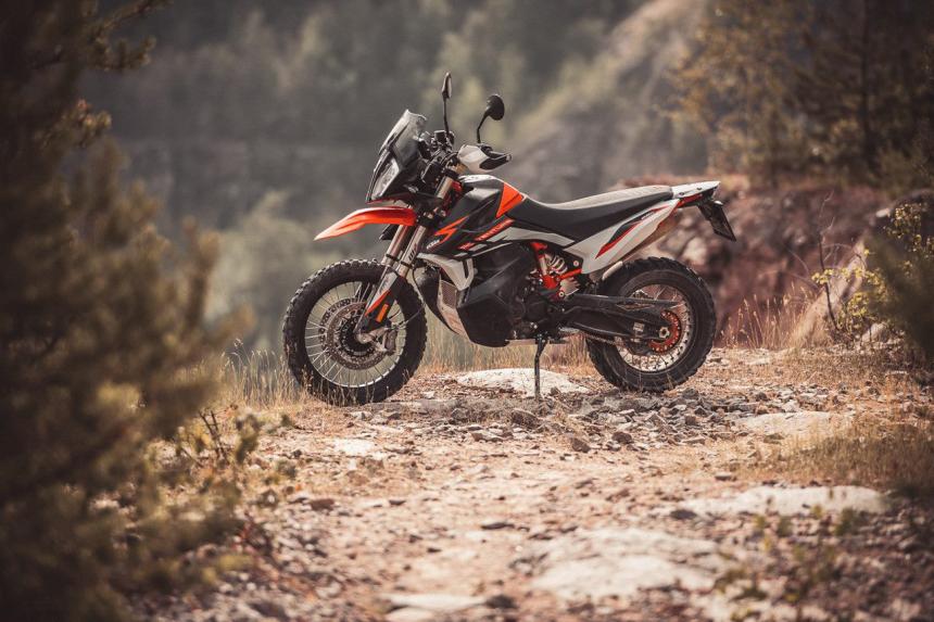 KTM 890 Adventure R/ Rally unveiled image