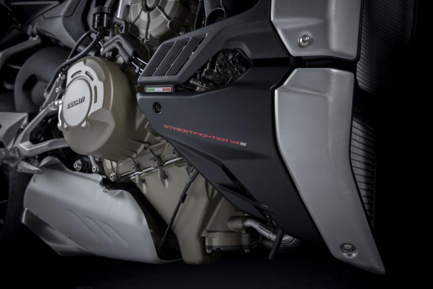 Ducati Streetfighter V4 S now in Dark Stealth color image