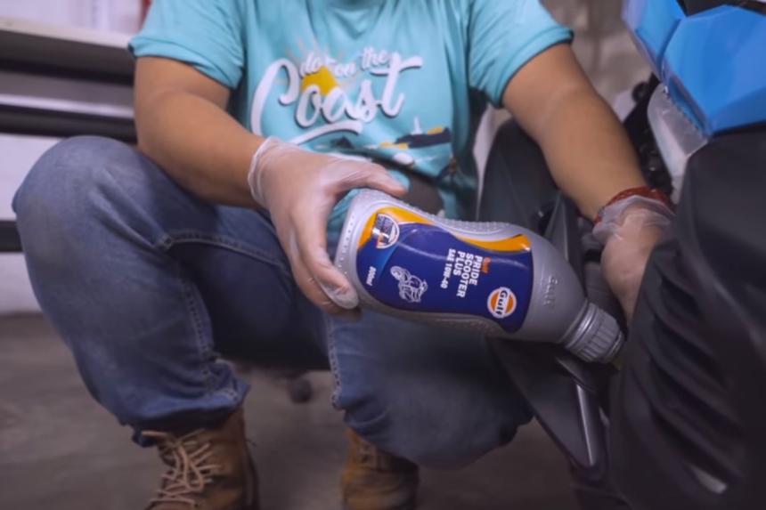 Gulf Oil’s Pride Scooter oil makes topping up easy image
