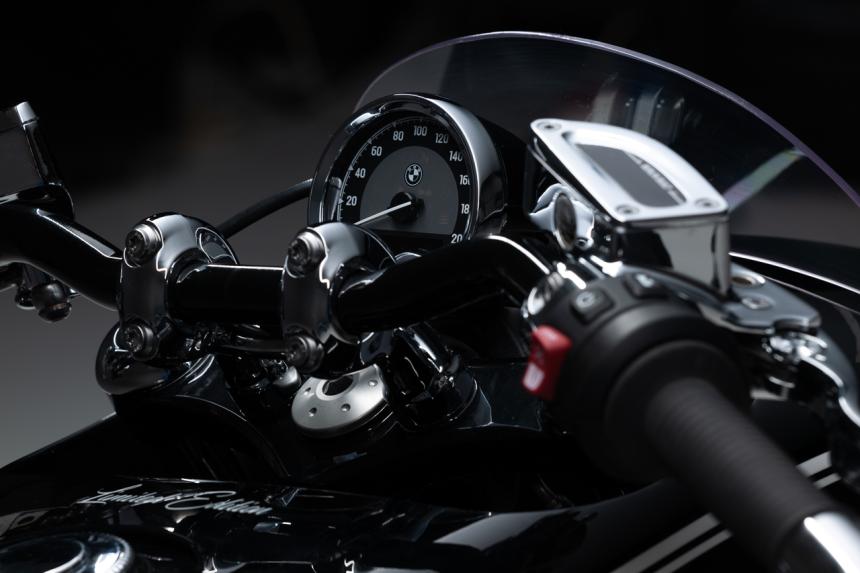 BMW presents this R 18 in classic Art Deco style image