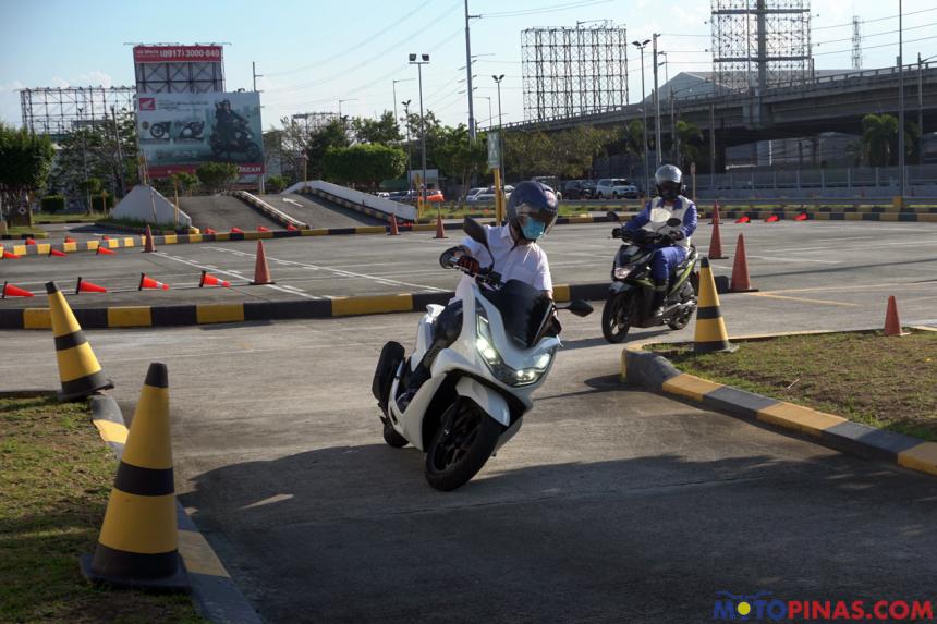 First Ride: 2021 Honda PCX160 image
