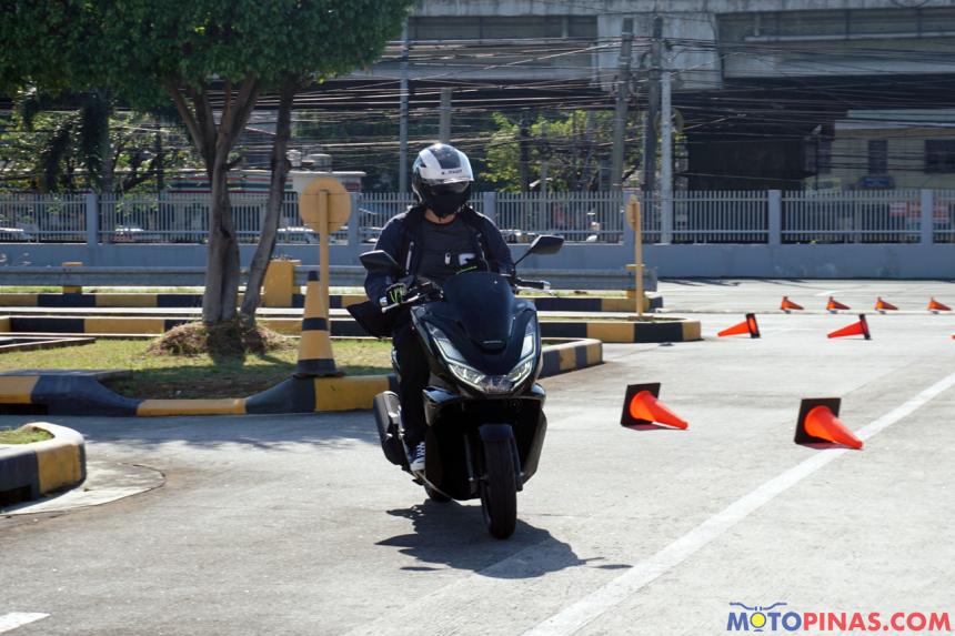 First Ride: 2021 Honda PCX160 image