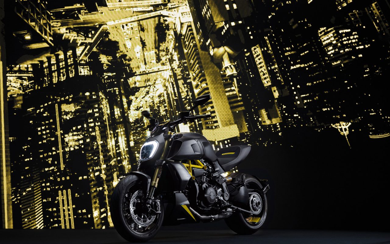 Dilawan: Ducati Diavel 1260 S Black and Steel sports yellow trellis