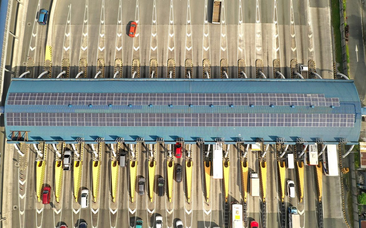 NLEX using solar energy to power toll plazas