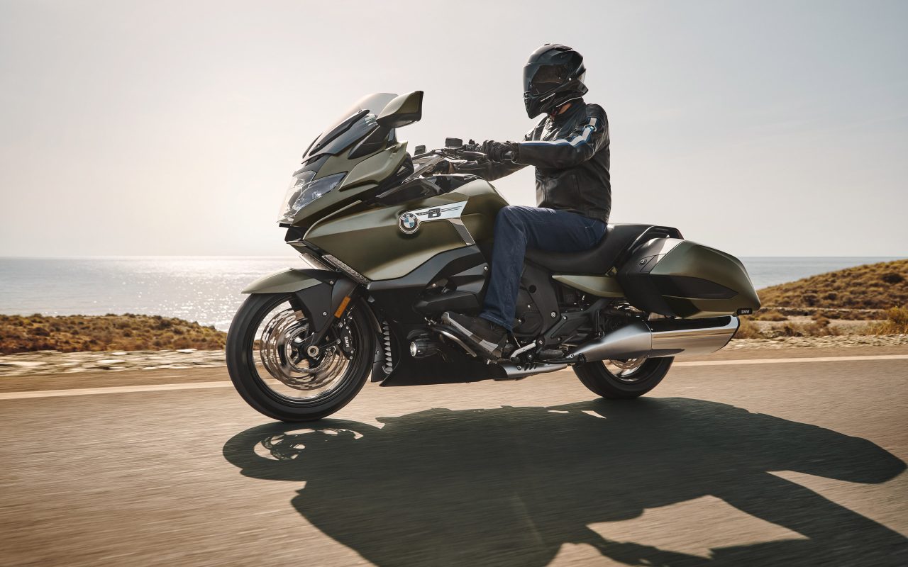 BMW updates 6-cylinder K 1600 tourer for 2022