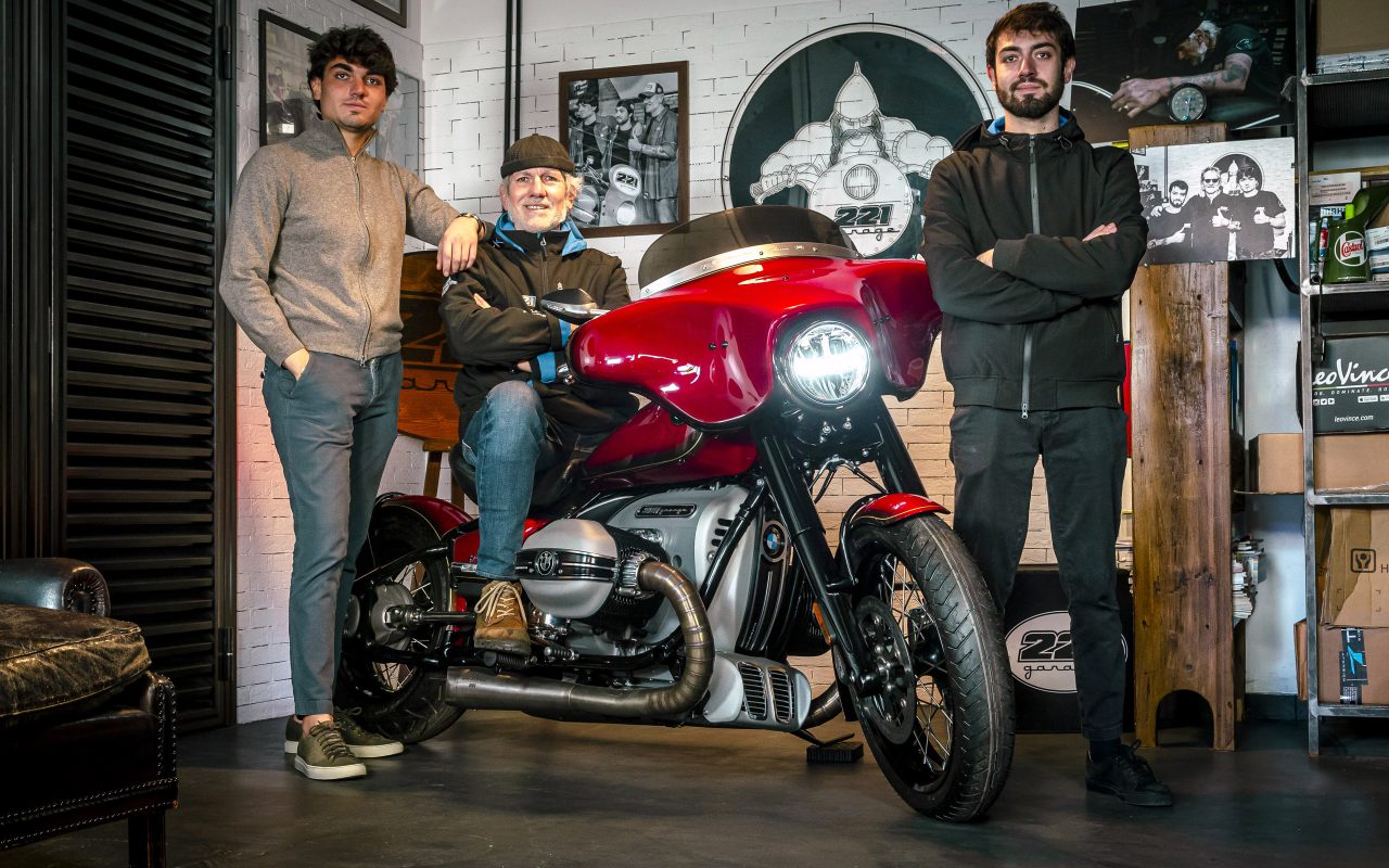 BMW creates custom R 18 Aurora with the help of Garage 221