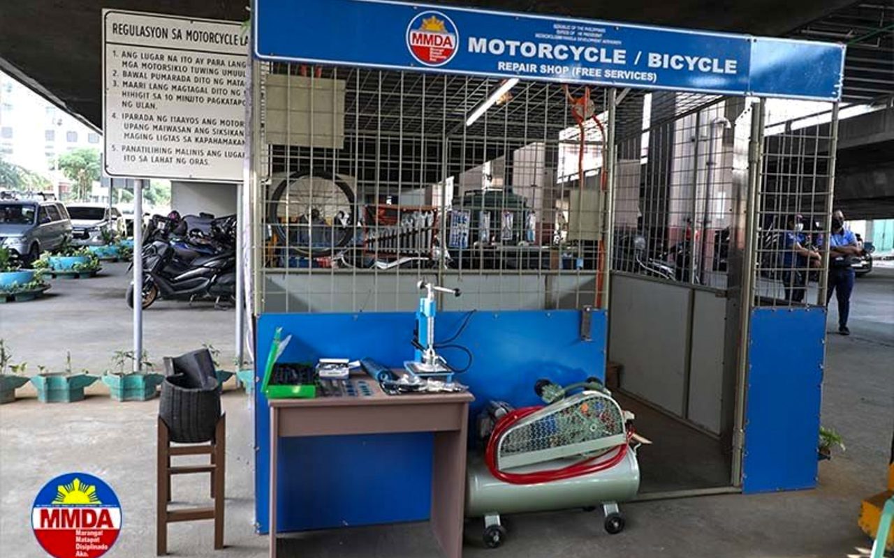 MMDA launches FREE motorcycle, bike repair station along EDSA