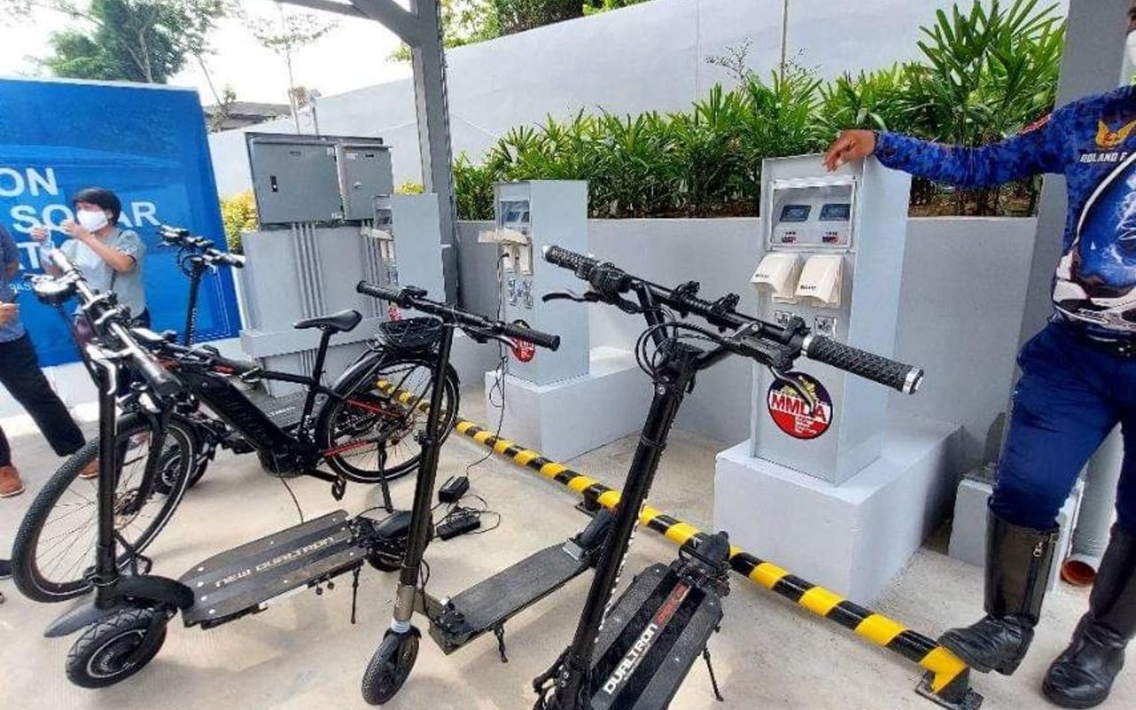 E-bike riders can use MMDA's solar charging station for free
