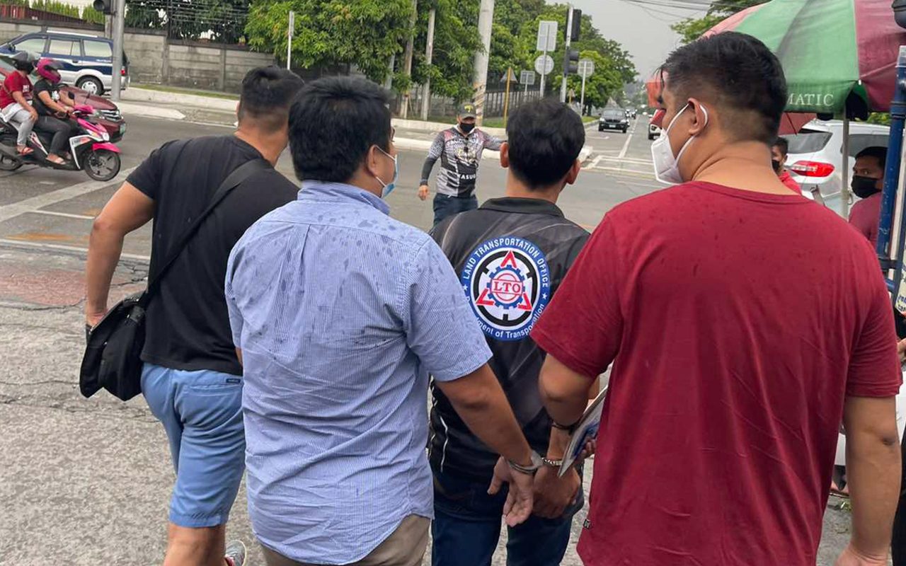 LTO, police nab fixers offering non-appearance vehicle registration