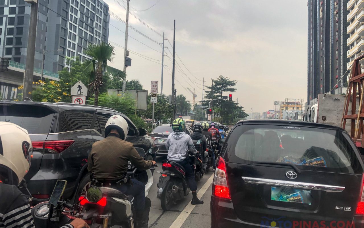 Lawmaker wants as much as PHP 5k penalty for lane filtering/splitting