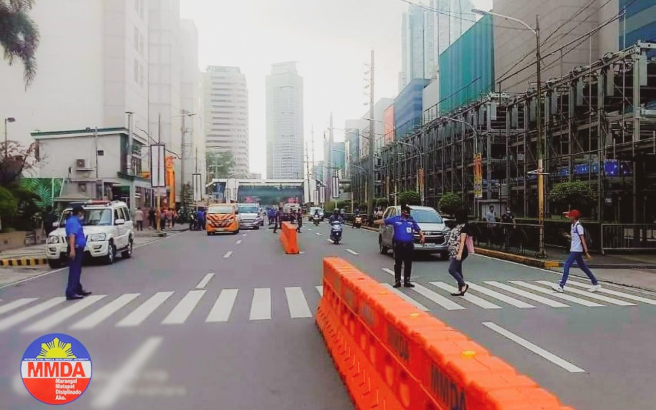 MMDA, malls working to manage Christmas season traffic better